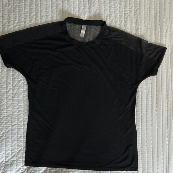 Athleta Women's Black Top Athletic Gym size M 
It Runs big like a L - Picture 1 of 15